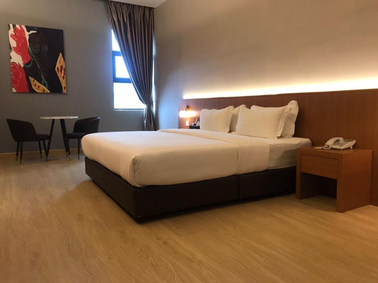 Kluang Riverview Hotel Exterior foto